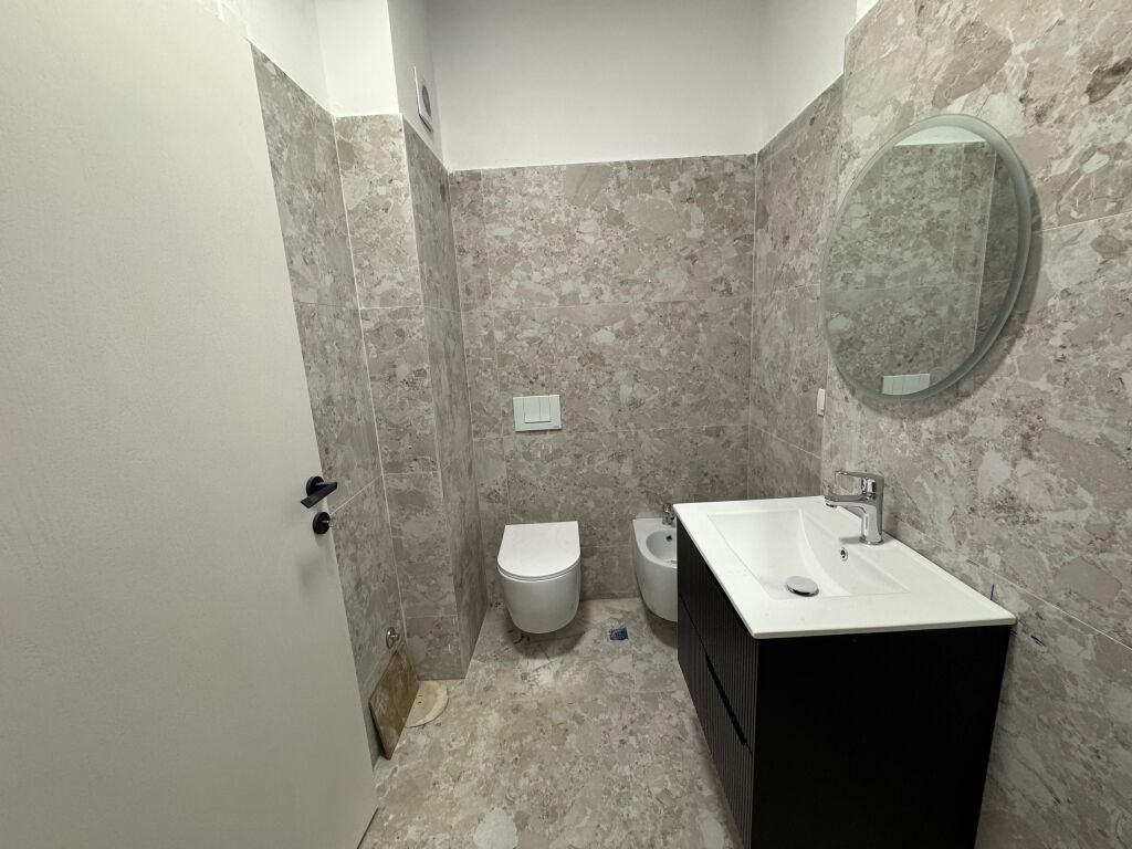Shitet Apartament 1+1 Golem