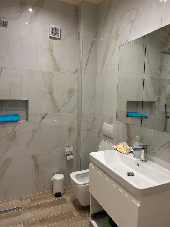 Modern 2+1+2 Apartment with Mountain View in Orikum – Fully Renovated (2024)