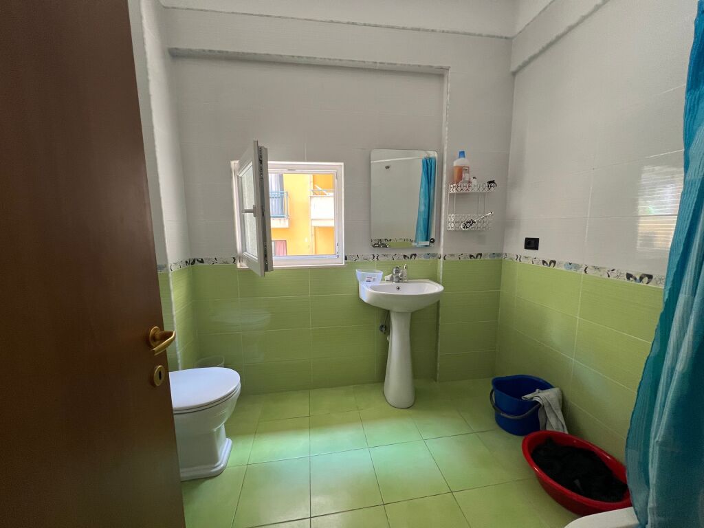 Shitet apartament 2+1+2 Mbikalimi i Komunes Tirane