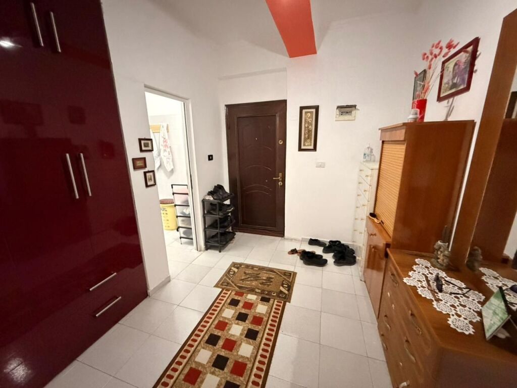 Shitet Apartament 2+1 + 2 Ballkone | Mbrapa Kryqit të Kuq, Durrës