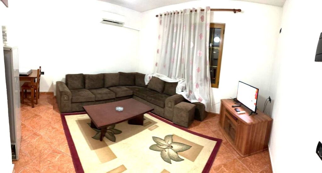 JEPET ME QERA APARTAMENT 1+1 TEK SELVIA, RRUGA GJON BUKUZU , 500 EURO