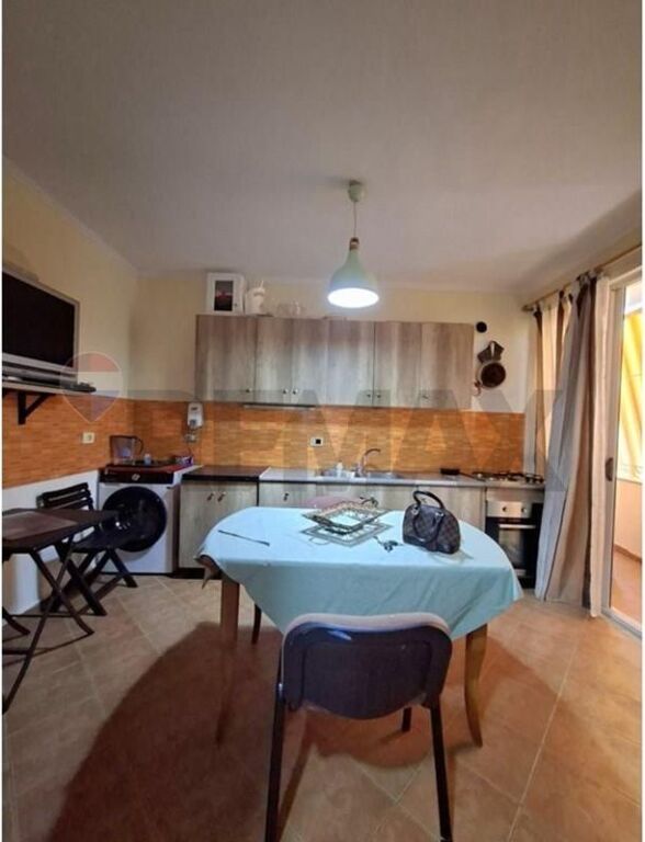 Shitet Apartament 3+1+2 në Yzberisht