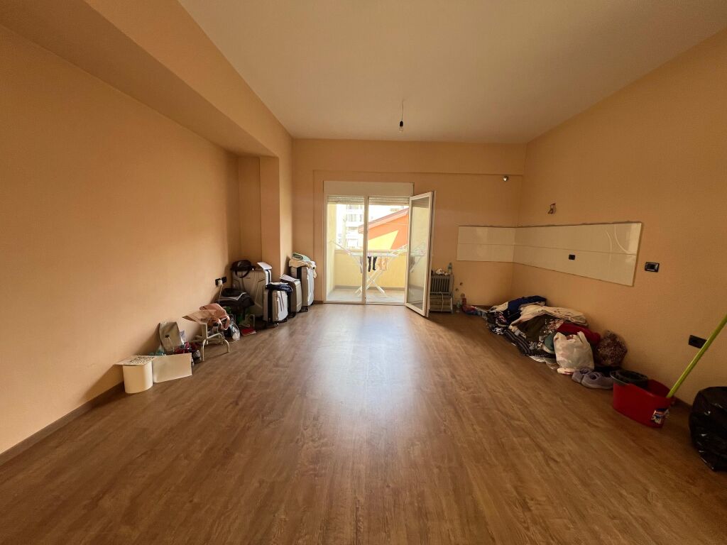 Shitet apartament 2+1+2 , Mbikalimi Komunes
