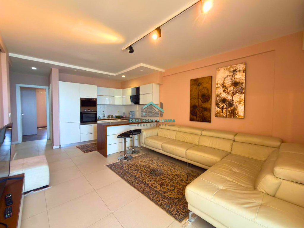 Shitet Apartament 2+1 – Lungomare, Vlorë