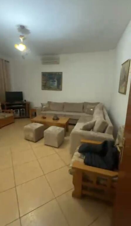 In affitto 2+1, Kodra Diellit