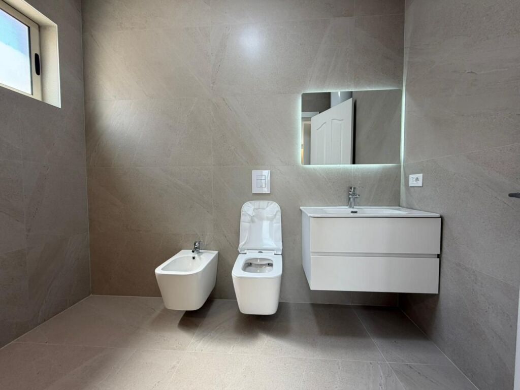 Apartament 2+1 per shitje tek 2 Palmat ne Astir.