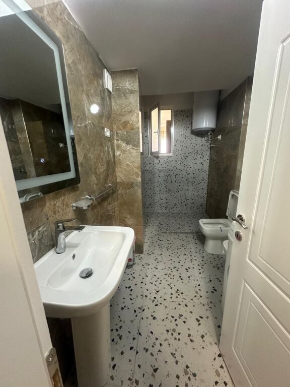 Apartament 3+1 Me Qera