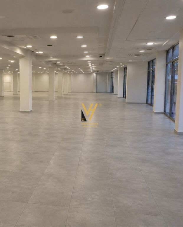 JEPET AMBIENT BIZNESI 500 M2 ME QIRA TE KODRA E DIELLIT 3.500 EURO