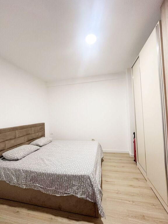 🏡 Banesë me Qira në Golem – 1+1 me Parking Privat