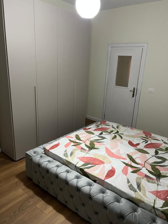 Plazh Durres Jepet me Qera 1+1 E mobiluar prane Spar Plazh