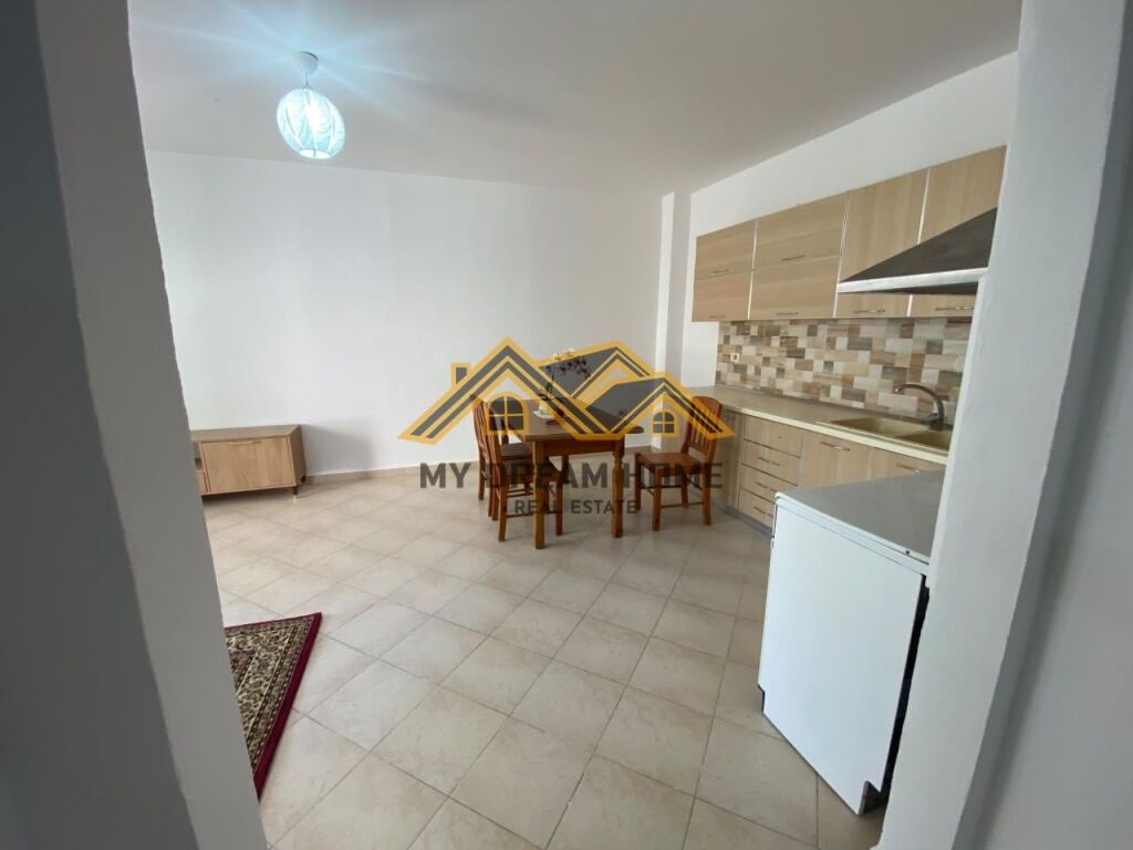 SHITET APARTAMENT 1+1+VERAND URA DAJLANIT PLAZH DURRES!