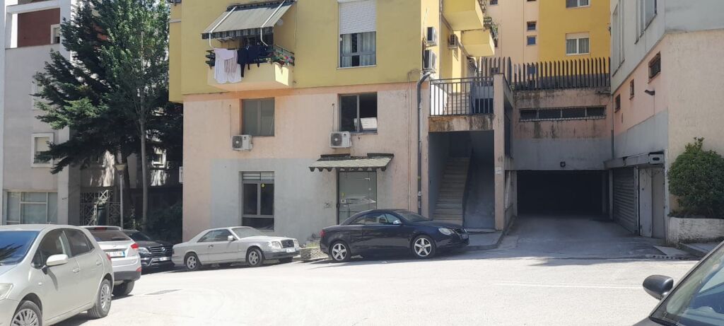 Ambjet per qera 75 m2 te Eduard Mano
