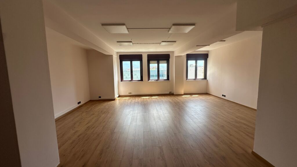 For rent in the center TR