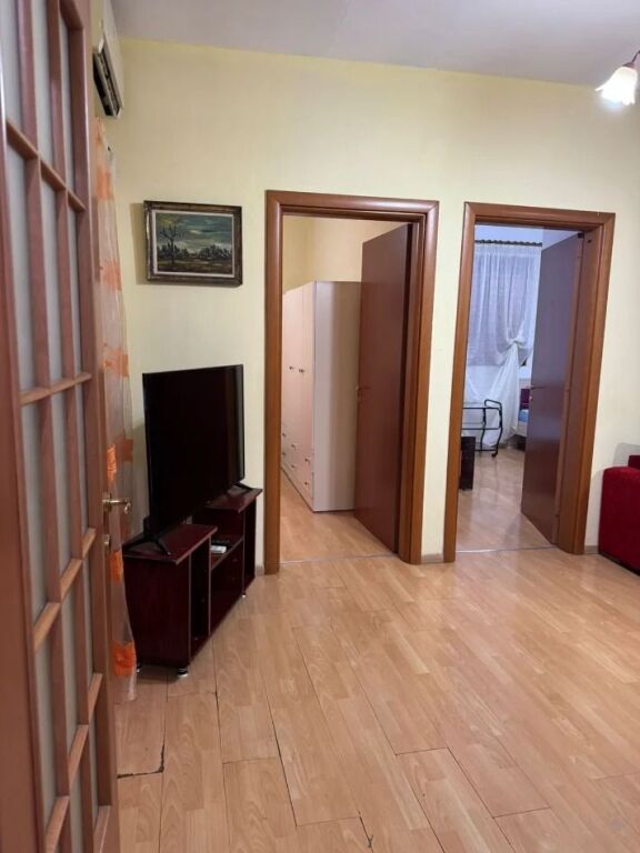 🏠Don Bosko,prane Kompleksit Vizion Plus jepet me qera kati i III-te i nje vile 2+1,i mobiluar 60,000Leke