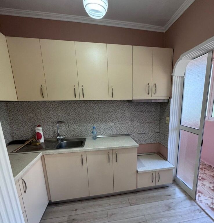 🏡 Vendesi in vendita 1+1 in Via Irfan Tomini