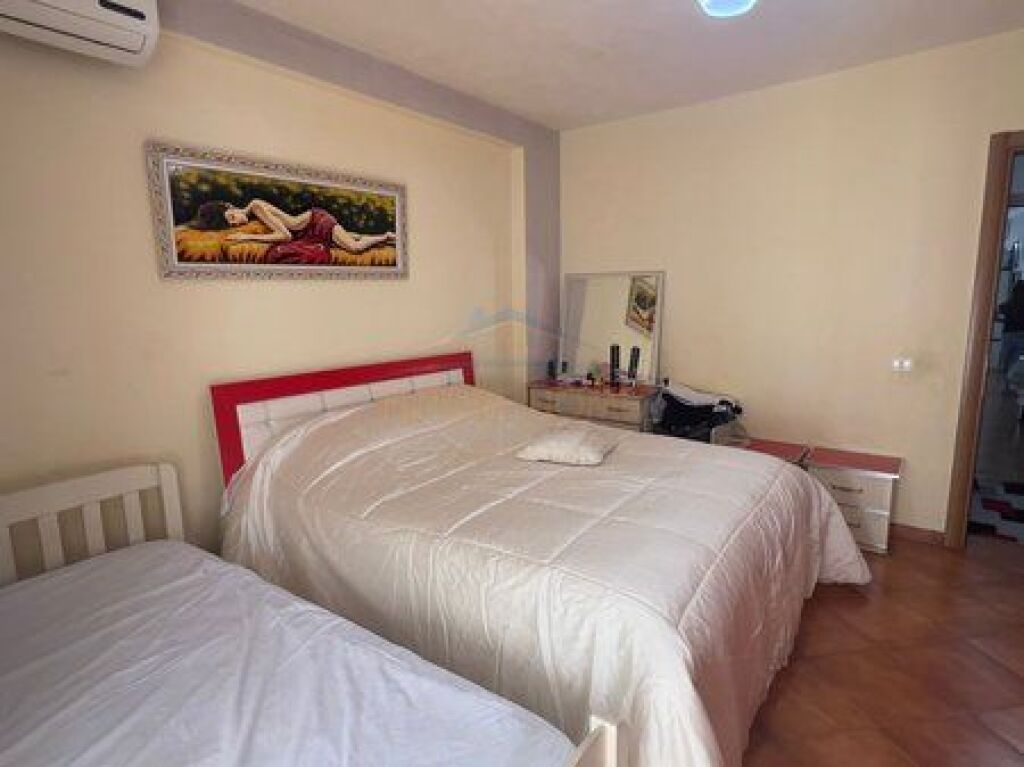 Shitet,Apartament 2+1, Misto Mame