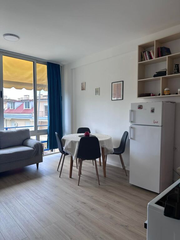 🏡 Banesë me Qira në Golem – 1+1 me Parking Privat