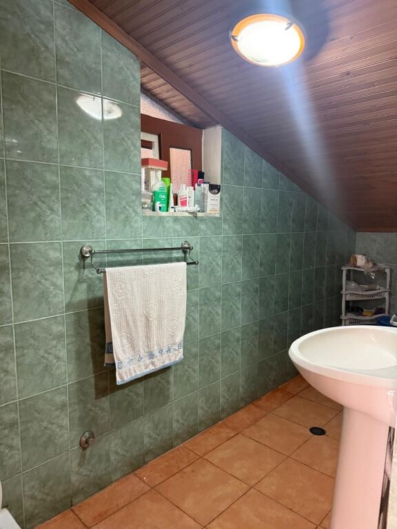 Shitet apartament 2+1 me dy veranda, prane fushes Ali Demi