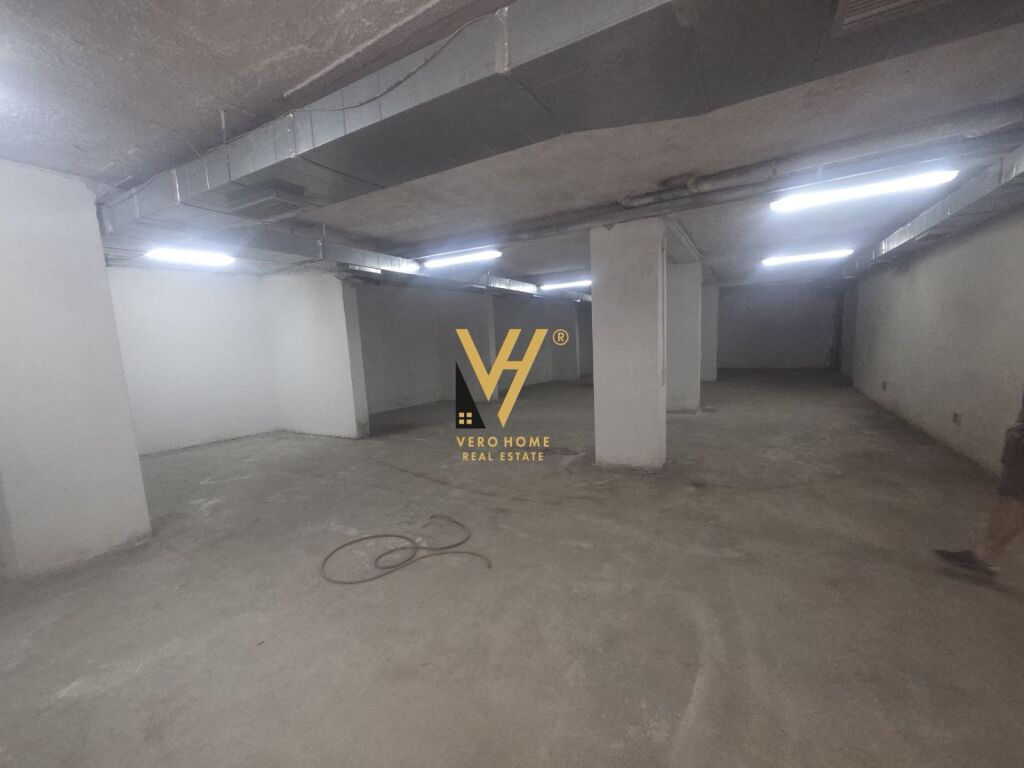 SHITET AMBIENT BIZNESI 350 M2 TE SHKOLLA E KUQE 25.000.000 LEKE