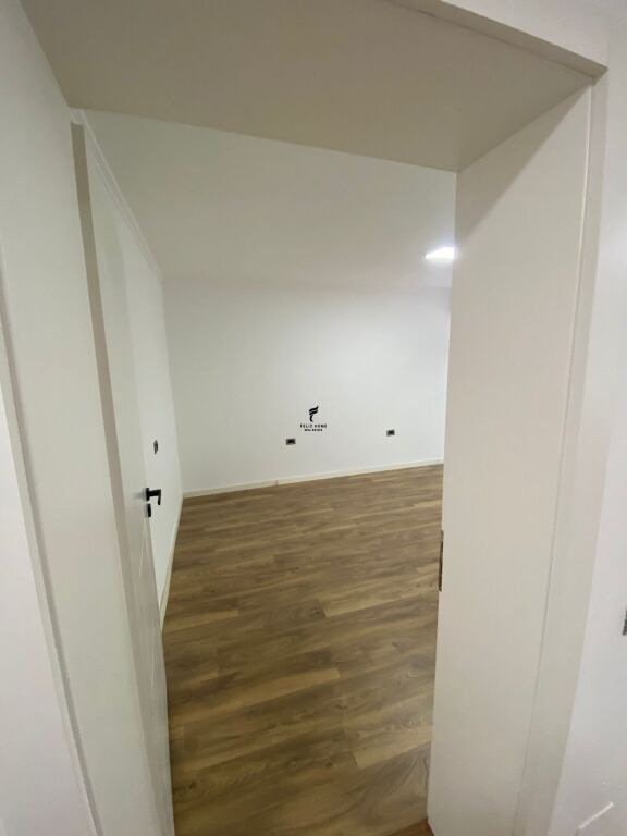 UFFICIO IN AFFITTO 80 M2 VIA KAVAJES 800 EURO FH-76550