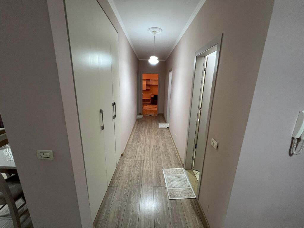 2+1, con parcheggio villa L, Astir, 550 mila lek
