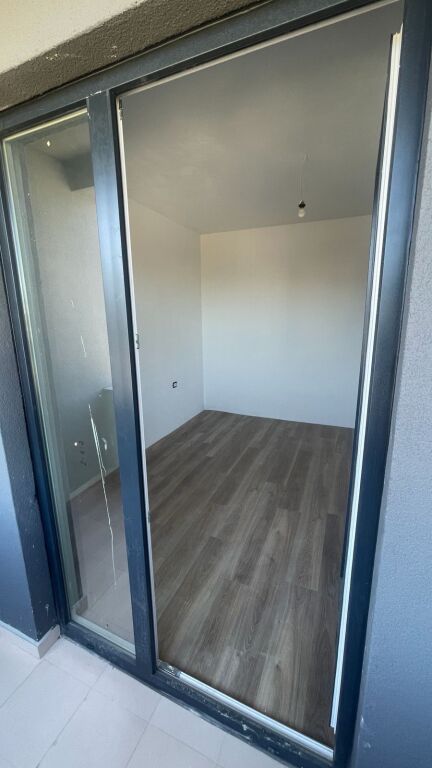 Shitet apartament 1+1 Paskuqan
