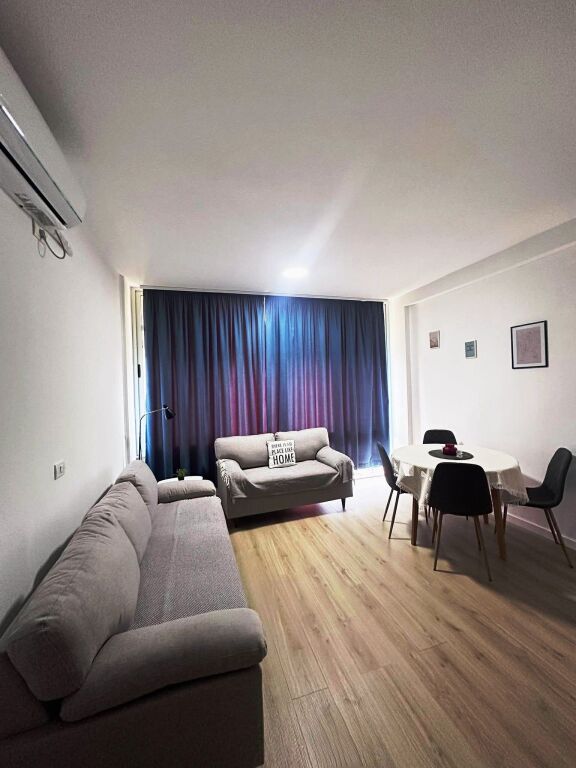 🏡 Banesë me Qira në Golem – 1+1 me Parking Privat