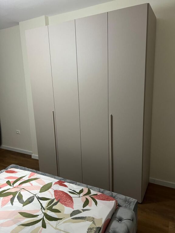 Plazh Durres Jepet me Qera 1+1 E mobiluar prane Spar Plazh