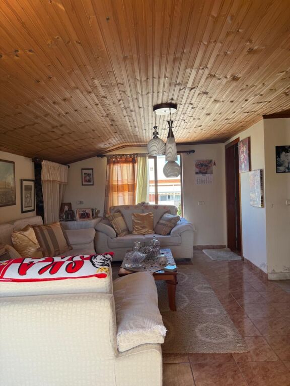 Shitet apartament 2+1 me dy veranda, prane fushes Ali Demi