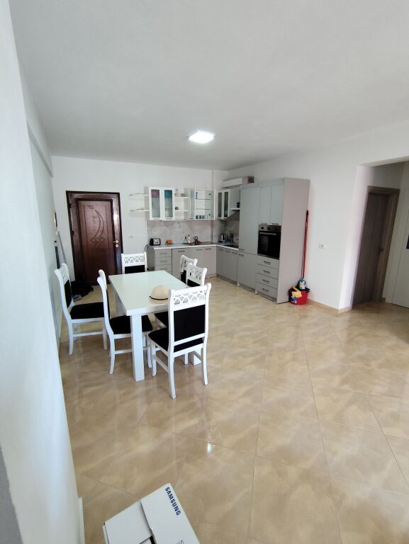 Apartment 2+1+1 SARANDA SALE shitet. 