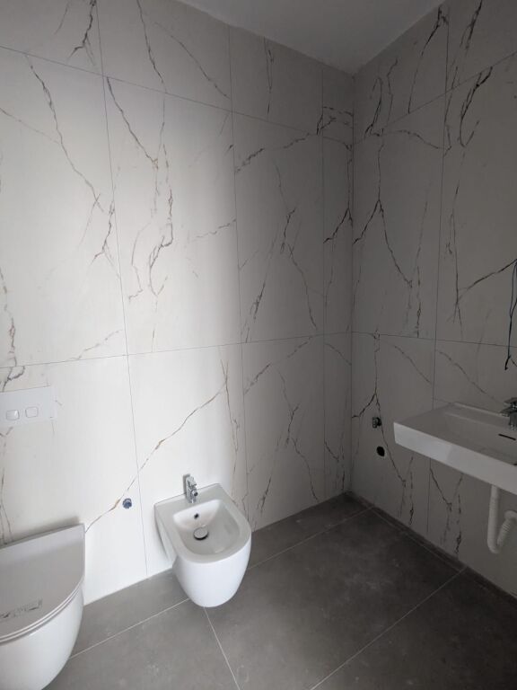 Shitet Apartament 1+1 me pamje anesore deti ne Radhime – Rexhina Palm Resort