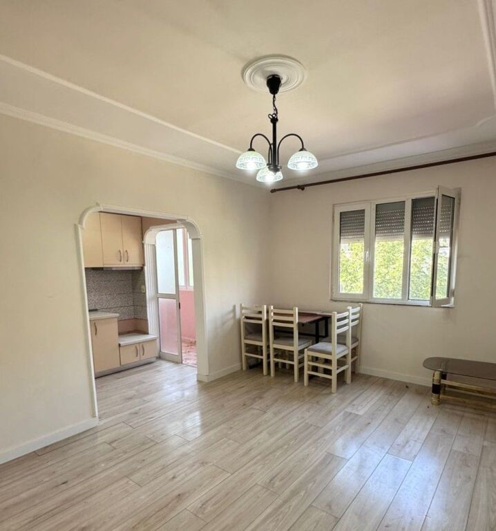 🏡 Vendesi in vendita 1+1 in Via Irfan Tomini