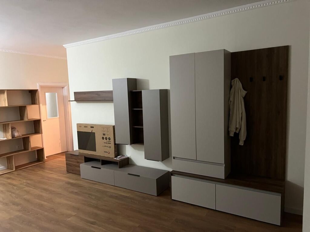 Plazh Durres Jepet me Qera 1+1 E mobiluar prane Spar Plazh