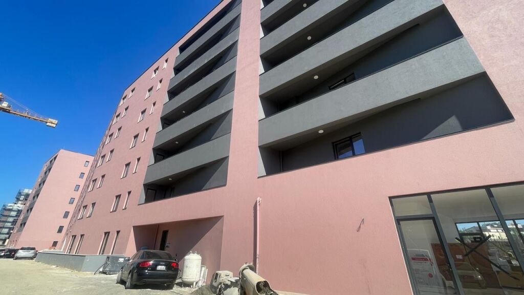 Shitet apartament 1+1 Paskuqan
