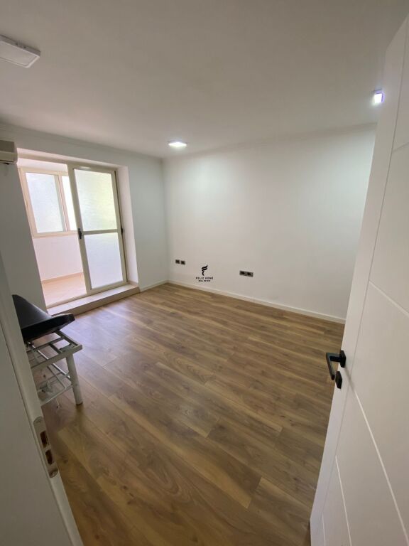 UFFICIO IN AFFITTO 80 M2 VIA KAVAJES 800 EURO FH-76550