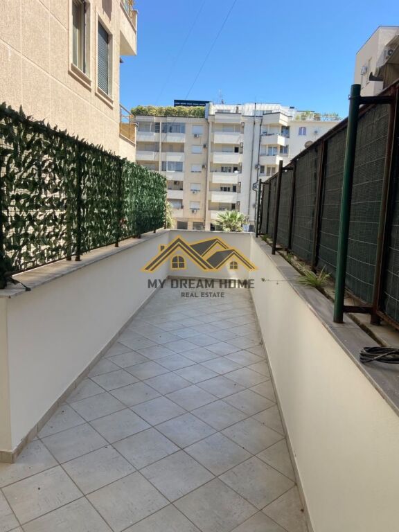 SHITET APARTAMENT 1+1+VERAND URA DAJLANIT PLAZH DURRES!