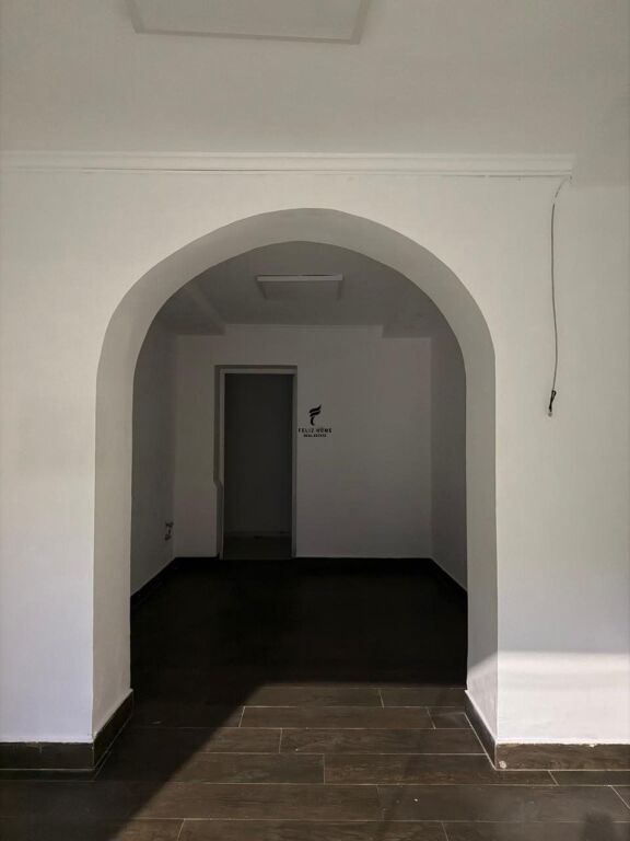 SHOP FOR RENT 45 M2 WILLSON SQUARE 65,000 LEKE  FH-76562