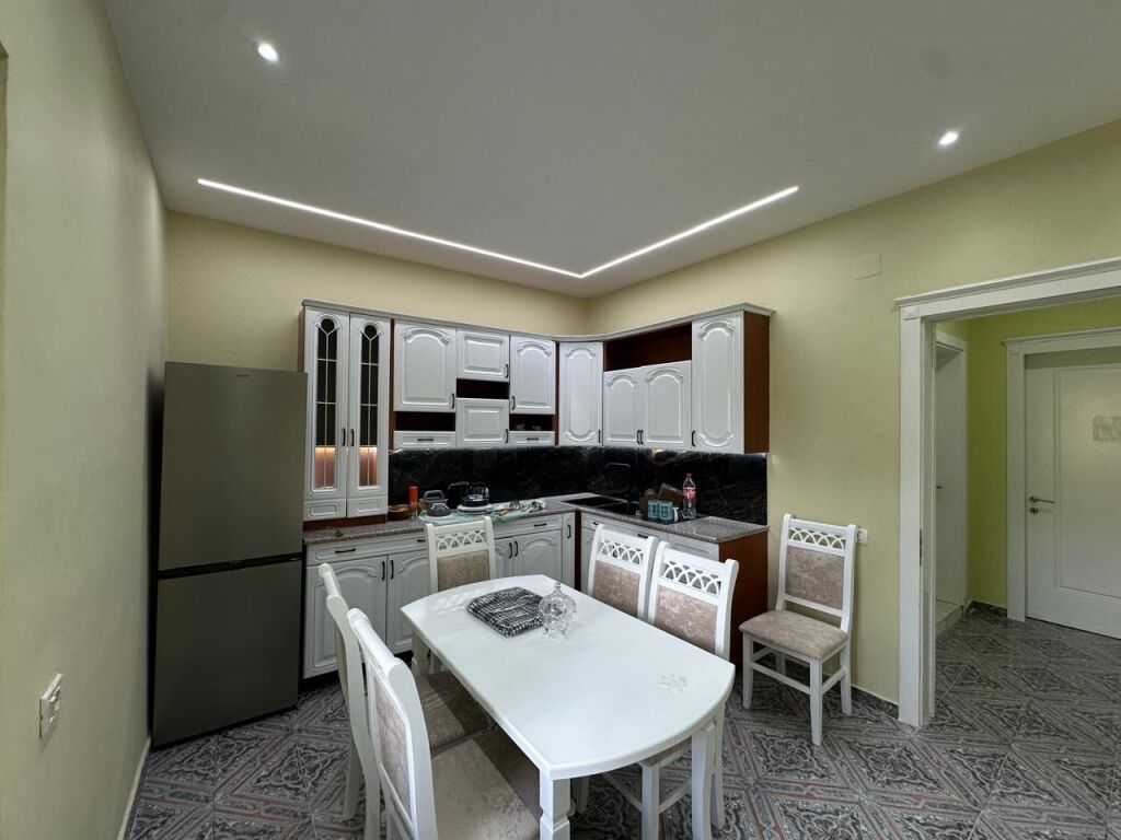 The second floor of a villa is for rent