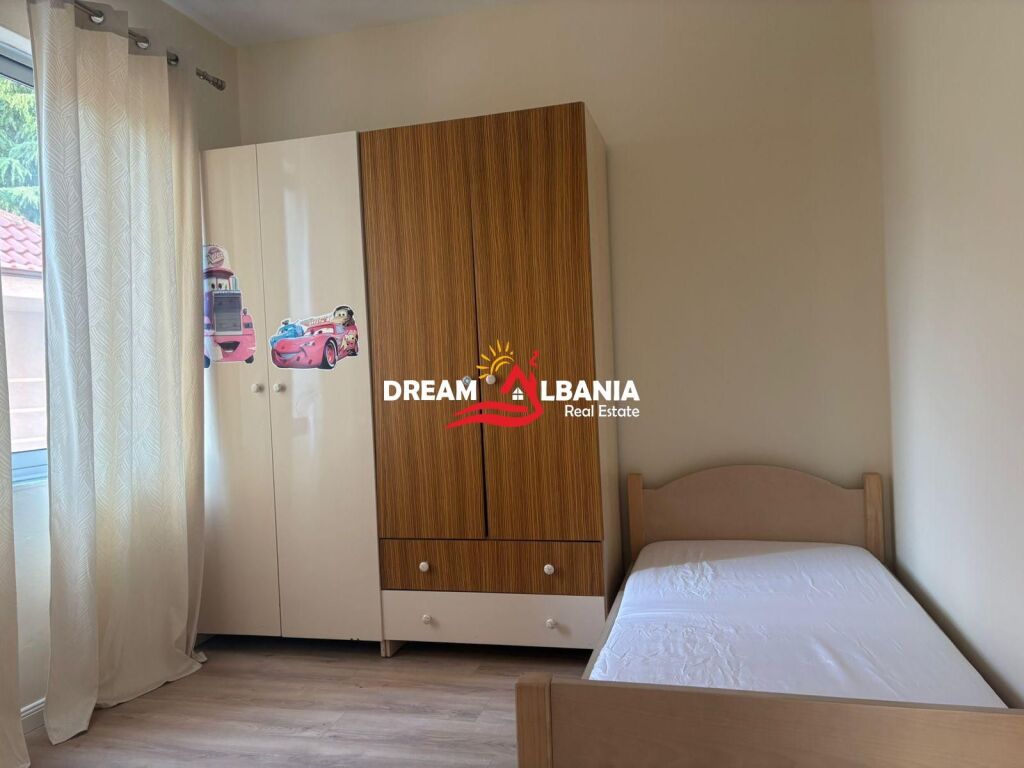 Jepet me qera Apartament 2+1 Rruga e Elbasanit prane pallatit te Brigadave (ID 42215567)