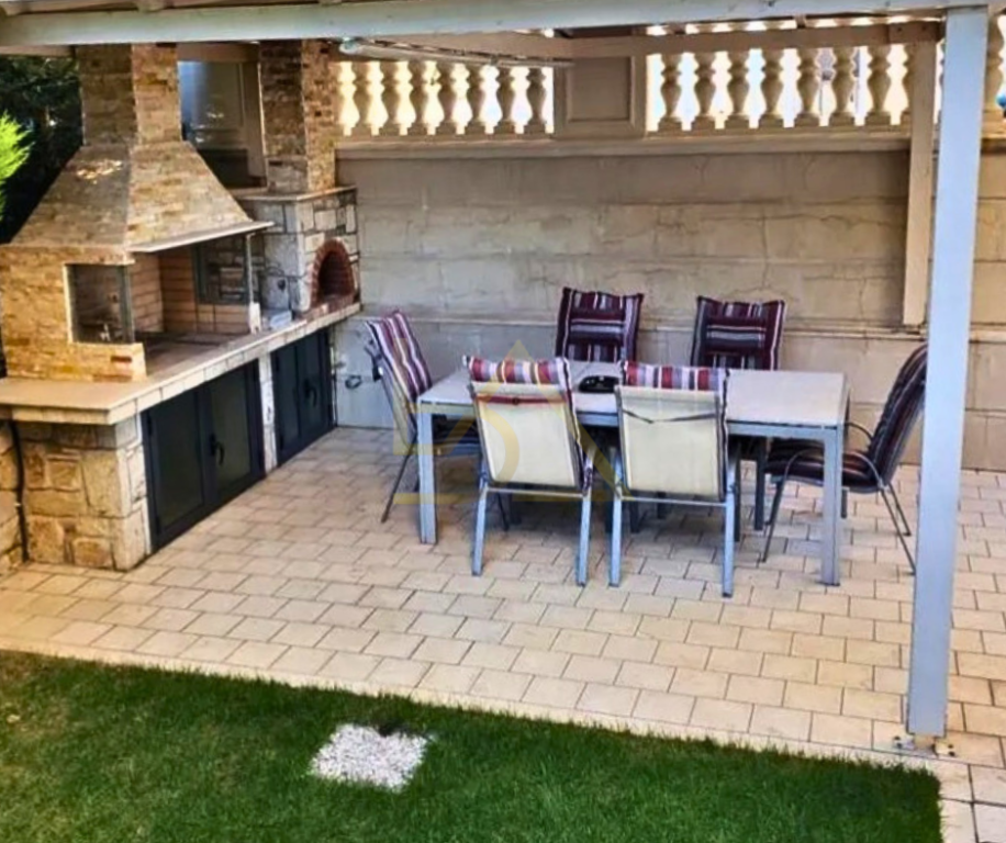 Affittasi Villa di Lusso – Mjull Bathore, TEG, Tirana