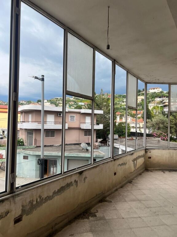 Me qera: Ambient Biznesi 📌Vlore - Perballe Spitalit || 200m² || Cmimi me marreveshje