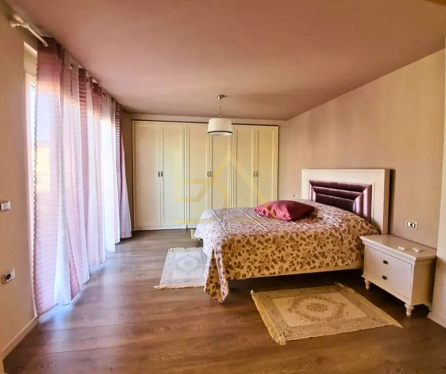 Affittasi Villa di Lusso – Mjull Bathore, TEG, Tirana