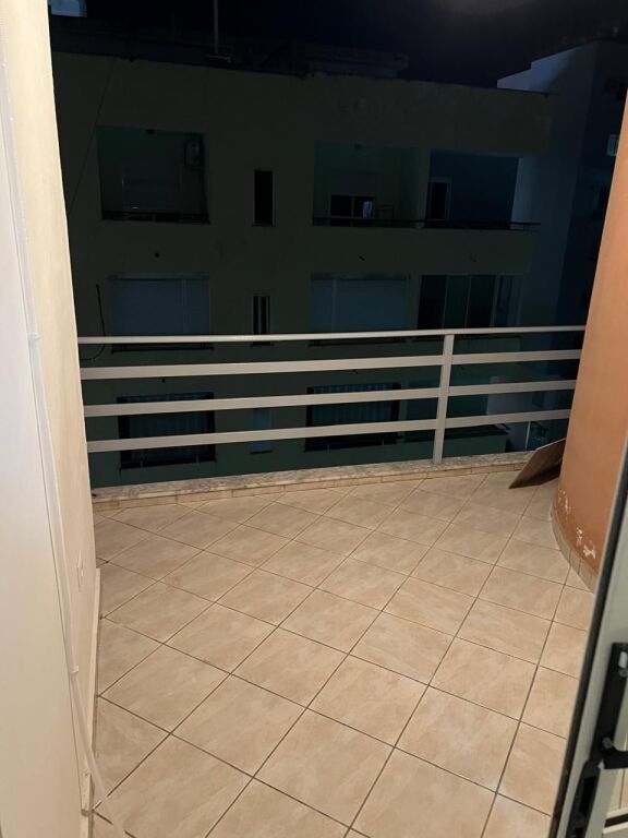 Plazh Durres Jepet me Qera 1+1 E mobiluar prane Spar Plazh