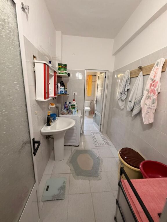 Shitet Apartament 2+1 + 2 Ballkone | Mbrapa Kryqit të Kuq, Durrës