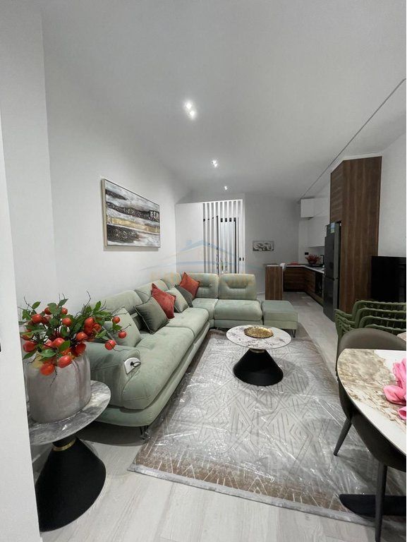 Apartament 1+1 ,Rruga ''Murrat Terbaci'' ,Vlorë.