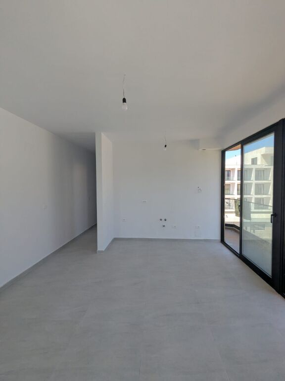 Shitet Apartament 1+1 me pamje anesore deti ne Radhime – Rexhina Palm Resort