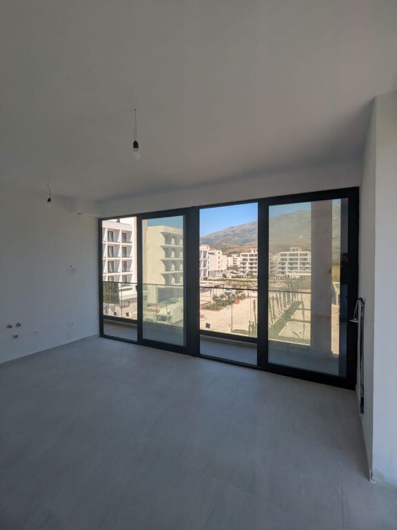 Shitet Apartament 1+1 me pamje anesore deti ne Radhime – Rexhina Palm Resort