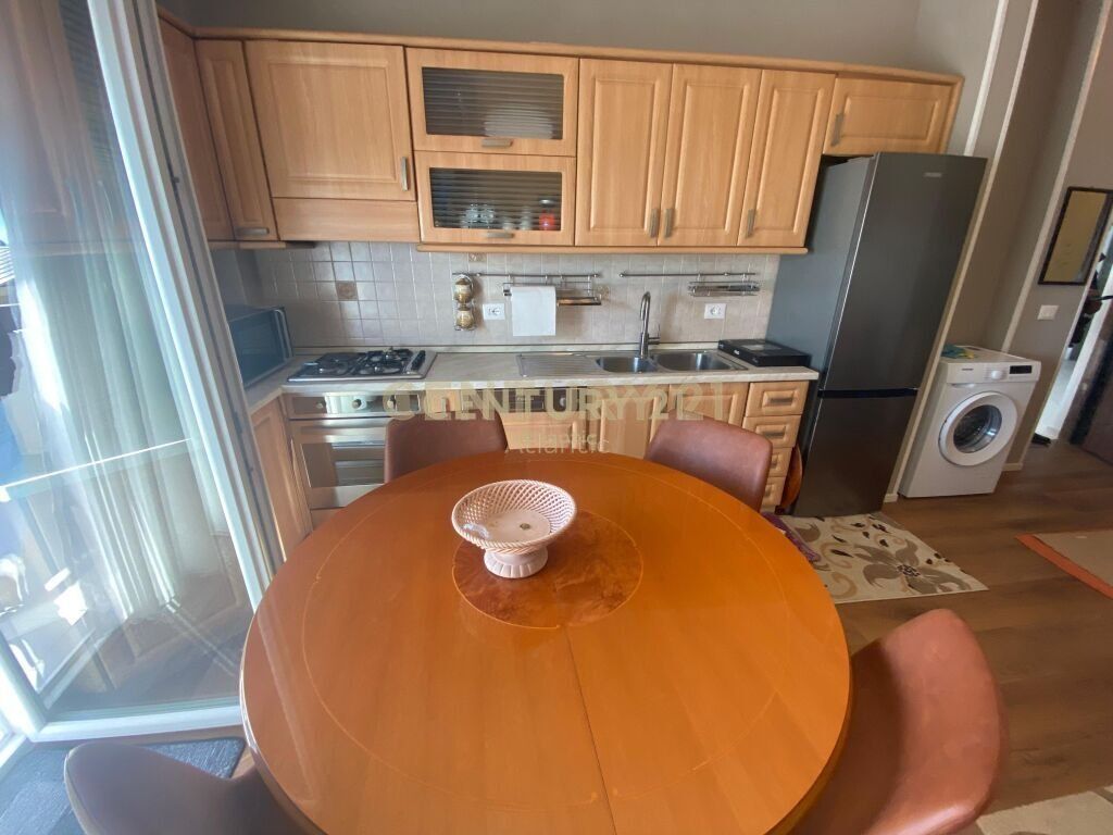 JEPET ME QERA SUPER APARTAMENT NE PLAZH DURRES ME PAMJE DETI!