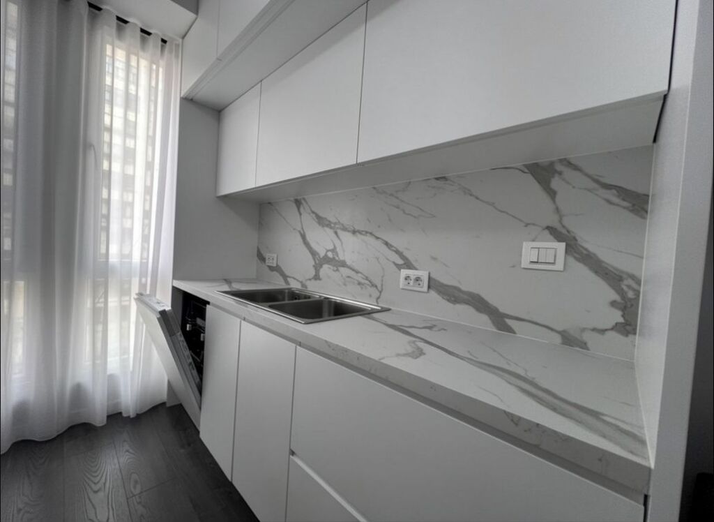 Rent | Apartament 2 + 1 | Stacioni i Trenit | 800 €/month