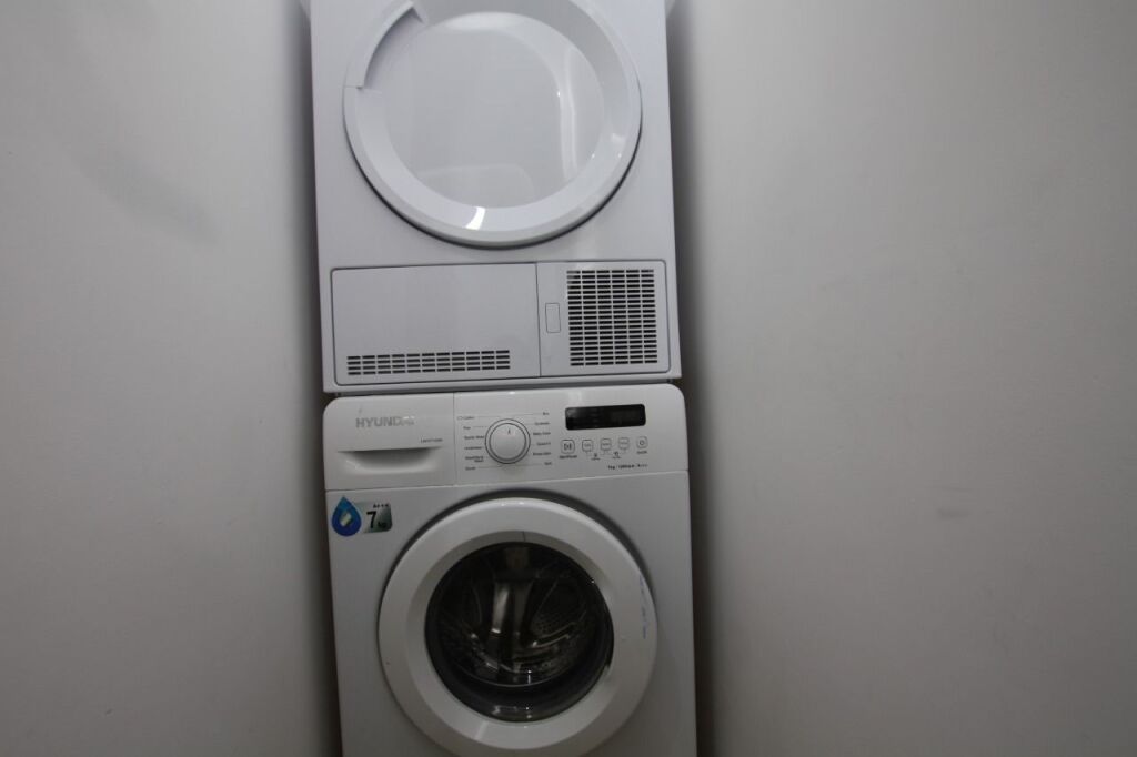 Studio apartment Behind Vodafone 21 Dhjetori